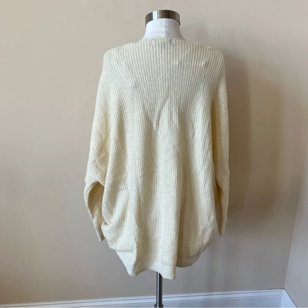 Lulus Emerson drop shoulder v-neck sweater cream 689